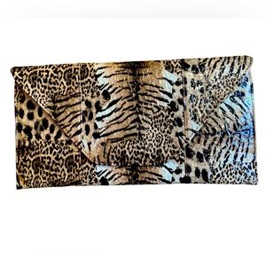 SHINY CHEETAH CLUTCH W/ STRAP!!